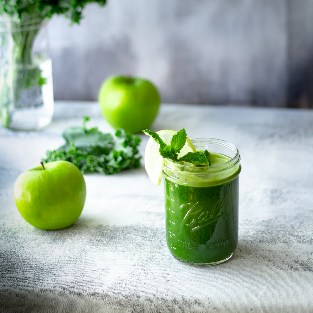 Green juice with fresh green apples